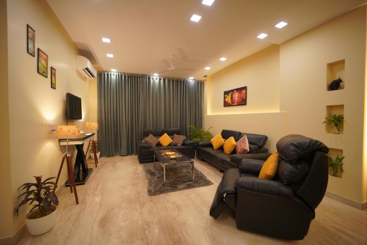 अपार्टमेंट Luxury 3bhk Service -golf Course Road, Gurgaon