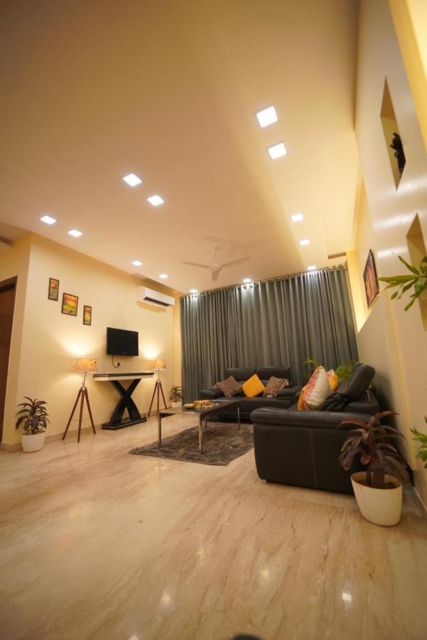 अपार्टमेंट Luxury 3bhk Service -golf Course Road, Gurgaon