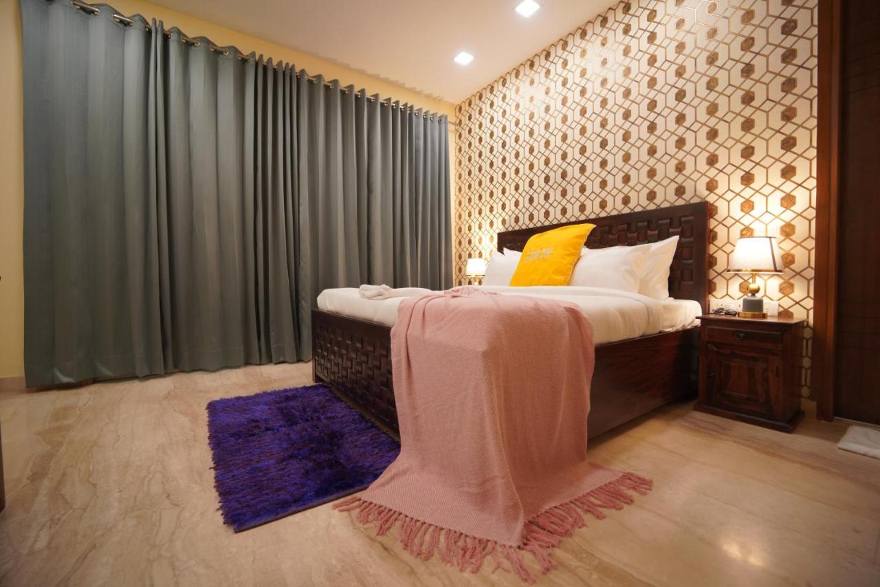 Luxury 3bhk Service -golf Course Road, अपार्टमेंट Gurgaon