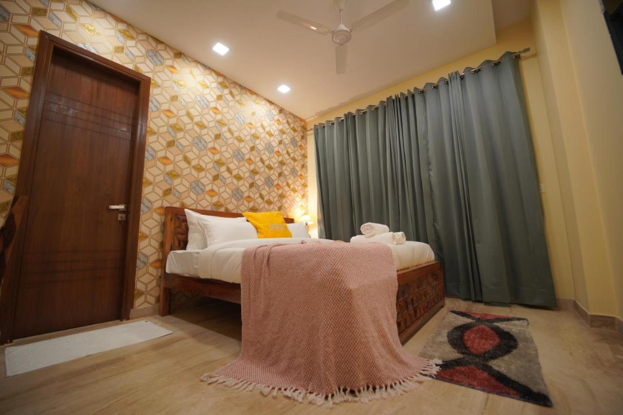 Luxury 3bhk Service -golf Course Road, अपार्टमेंट *